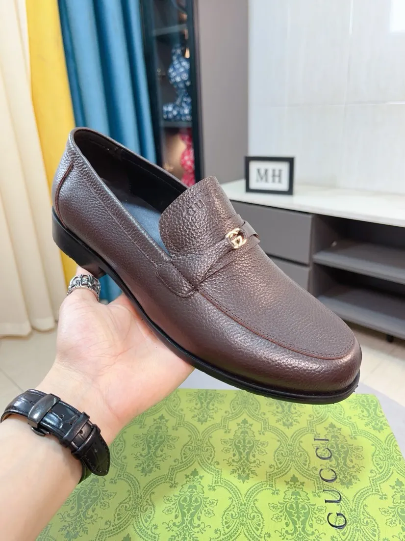 Men's shoes 💰500🌹🌹Niuli [GUCCI Gucci] A new style of formal men's leather shoes is coming~ The original quality upper is made of patent leather imported from Italy, the leather is soft and delicate, comfortable and soft first-layer cowhide lining, rubber wear-resistant outsole, the shoe shape is dignified and domineering, and the luxury charm cannot be concealed! The natural and free nouveau riche leads the trend. Code number: 38-44